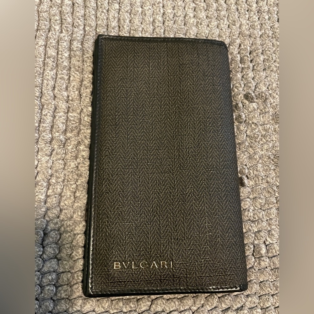 Bvlgari Long wallet unisex EUC like new condition